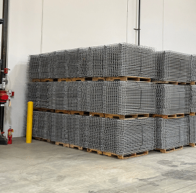 Stacked wire decking on pallets