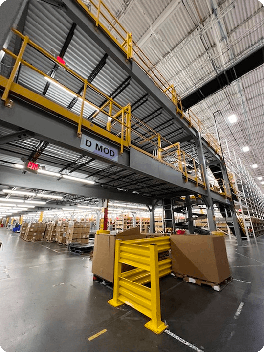 Warehouse with multi-level storage system